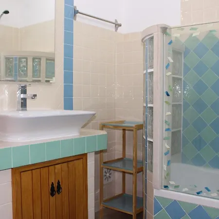 Lovely 4-Bed Town House In The Down Town Of Tavira טאווירה