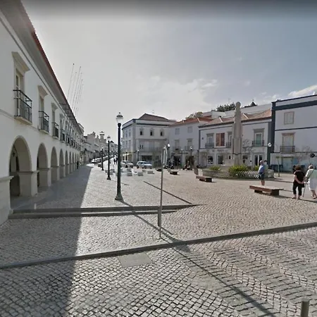 Lovely 4-Bed Town House In The Down Town Of Tavira טאווירה