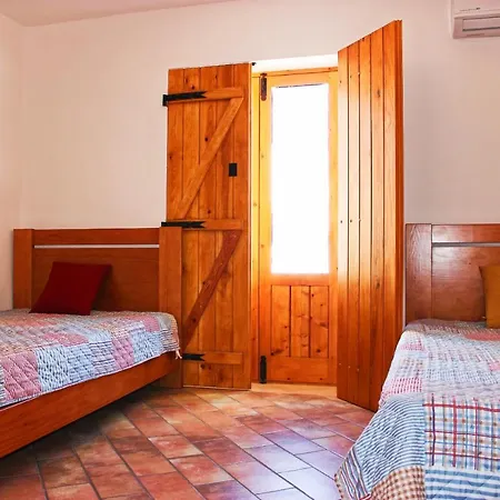 Lovely 4-Bed Town House In The Down Town Of Tavira Апартаменты *
