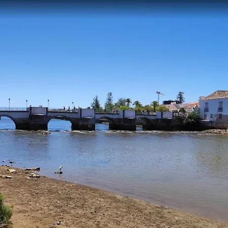 Апартаменты Lovely 4-Bed Town House In The Down Town Of Tavira *