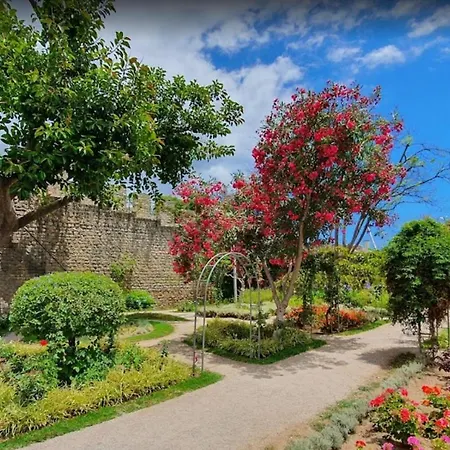 Appartamento Lovely 4-Bed Town House In The Down Town Of Tavira *