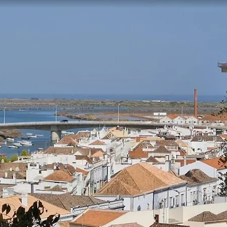 Appartamento Lovely 4-Bed Town House In The Down Town Of Tavira